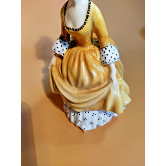 Vintage Royal Doultin Figurine Coralie HN2307 1963 7 1/2" - Picture 8 of 11